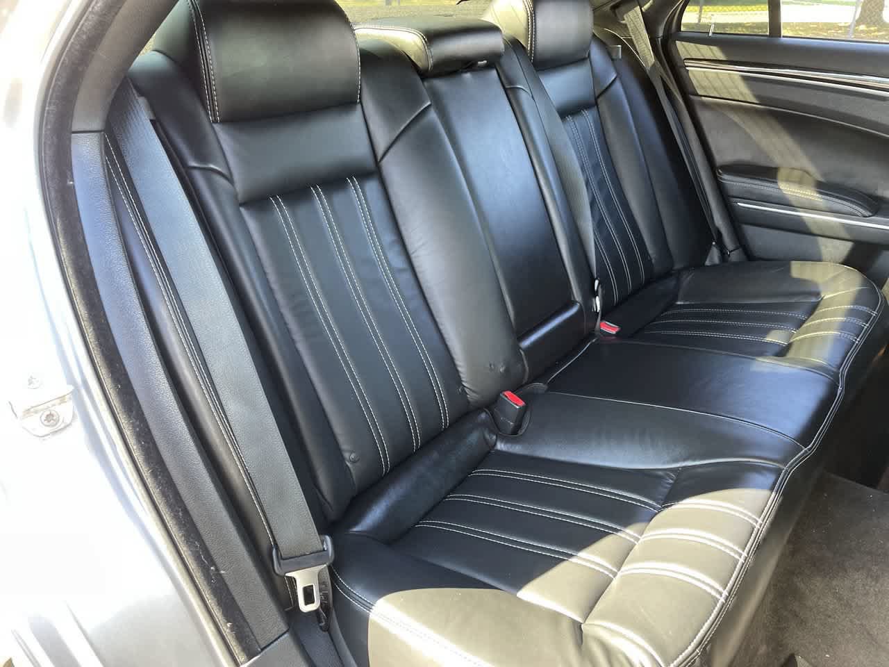 Used 2018 Chrysler 300 S AWD/4WD image 15