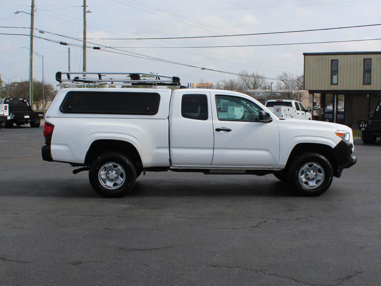 Used 2022 Toyota Tacoma SR image 7