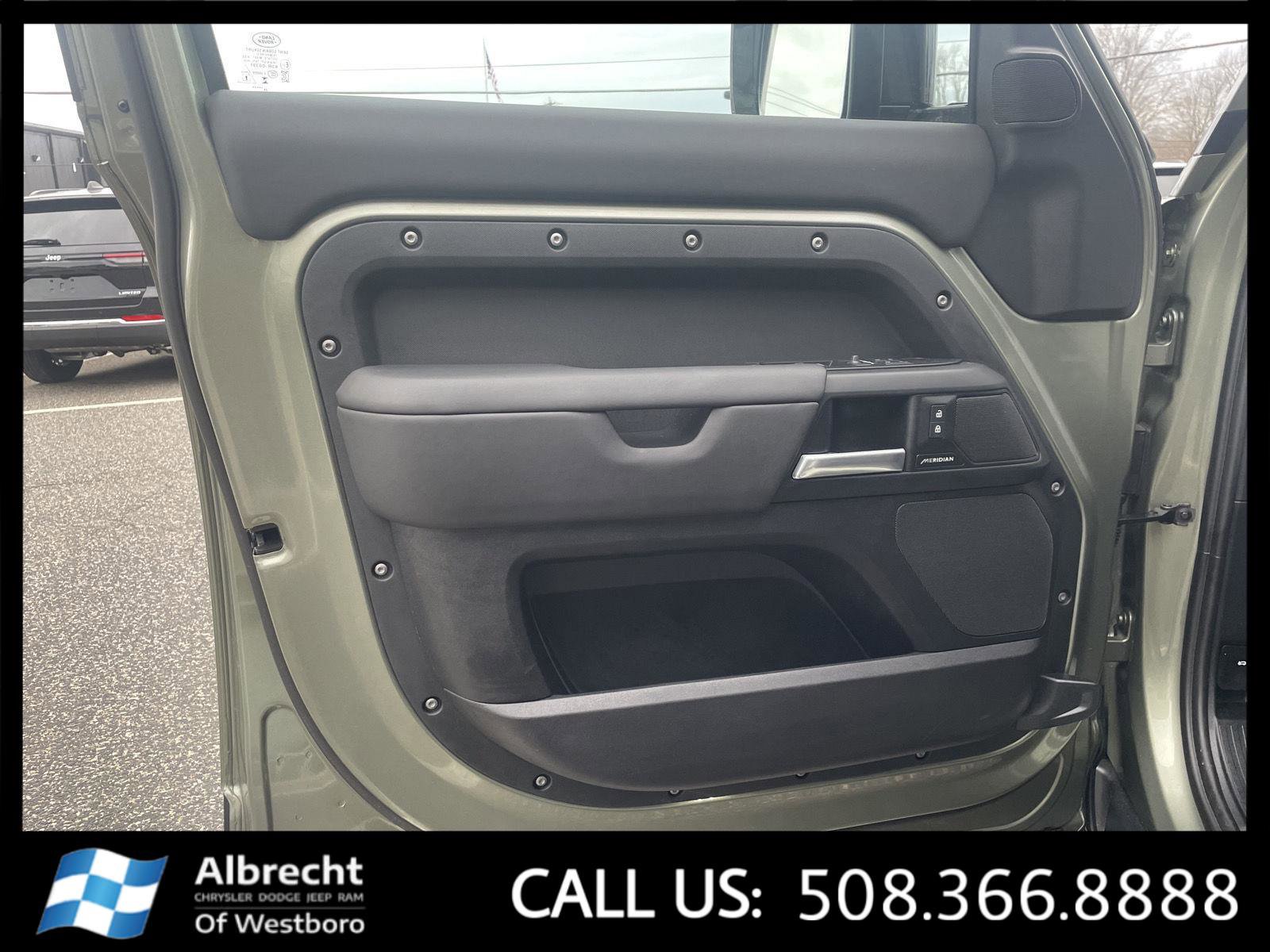 Used 2025 Land Rover Defender 110 S image 11