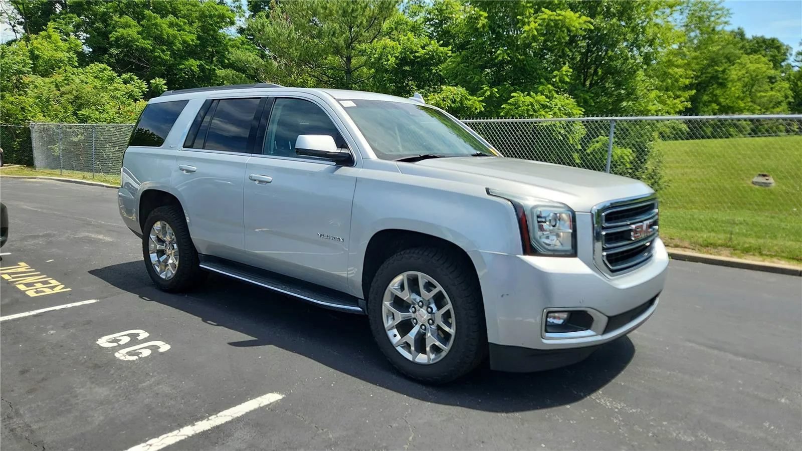 Used 2016 GMC Yukon SLT w/ Open Road Package AWD/4WD image 2