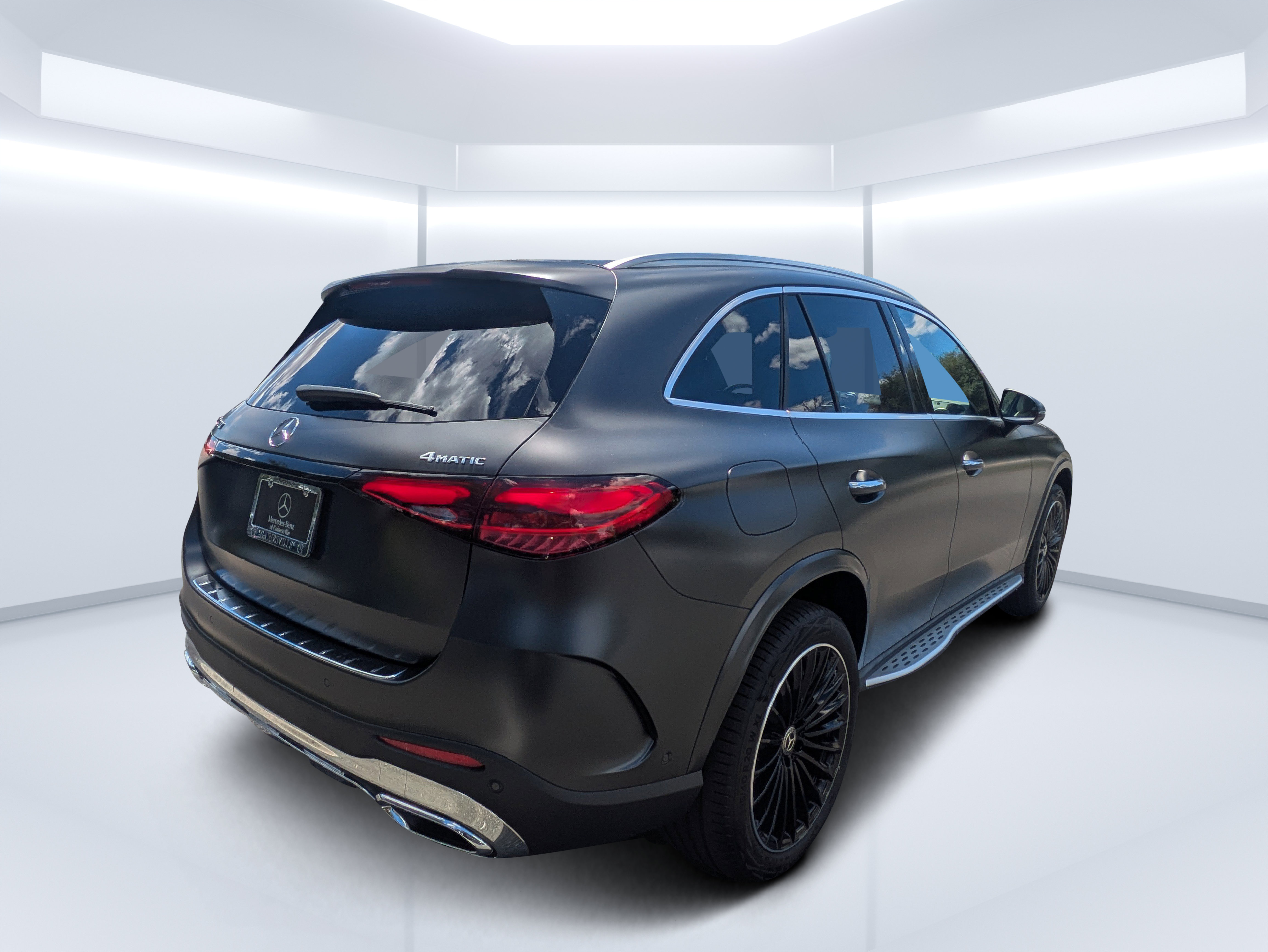 New 2027 Mercedes-Benz GLC 300 4MATIC image 3