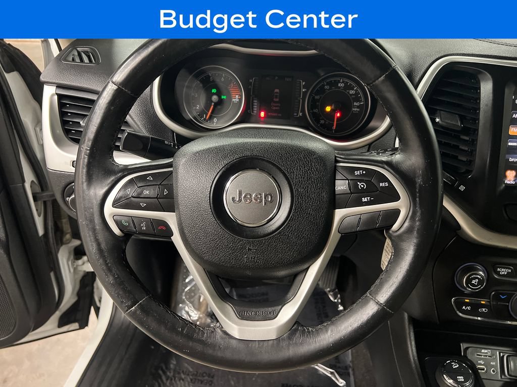 Used 2017 Jeep Cherokee Latitude w/ Safety/Convenience Group AWD/4WD image 18
