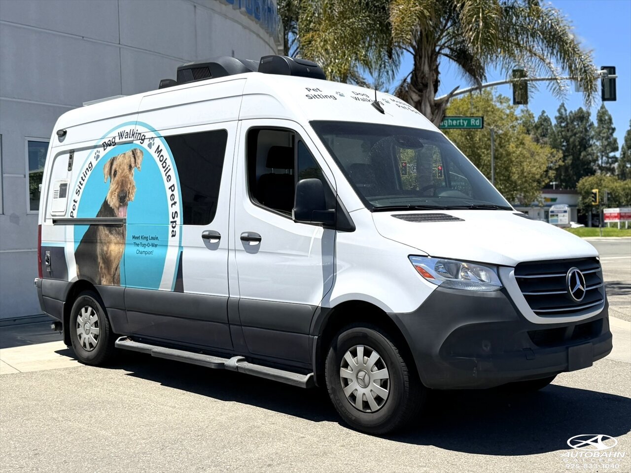 Used 2024 Mercedes-Benz Sprinter 2500 image 3