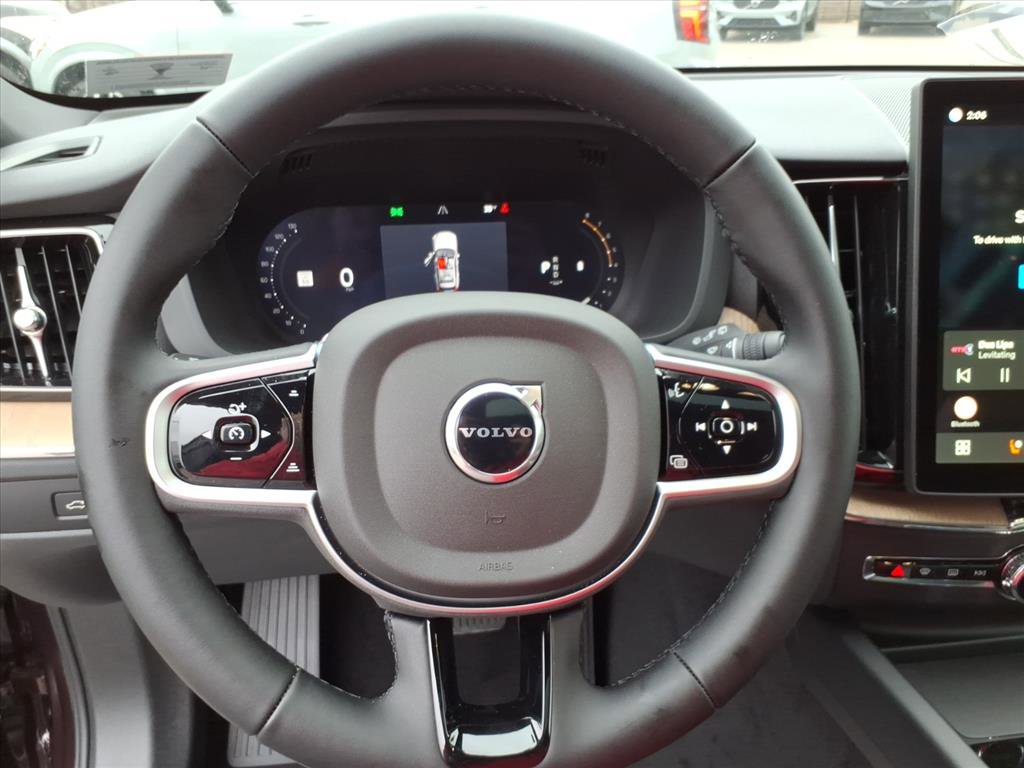 Certified 2026 Volvo XC60 B5 Plus w/ Climate Package AWD/4WD image 14