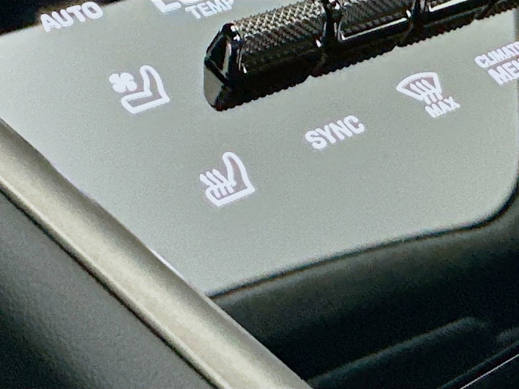 New 2026 Porsche Macan Turbo Electric image 23