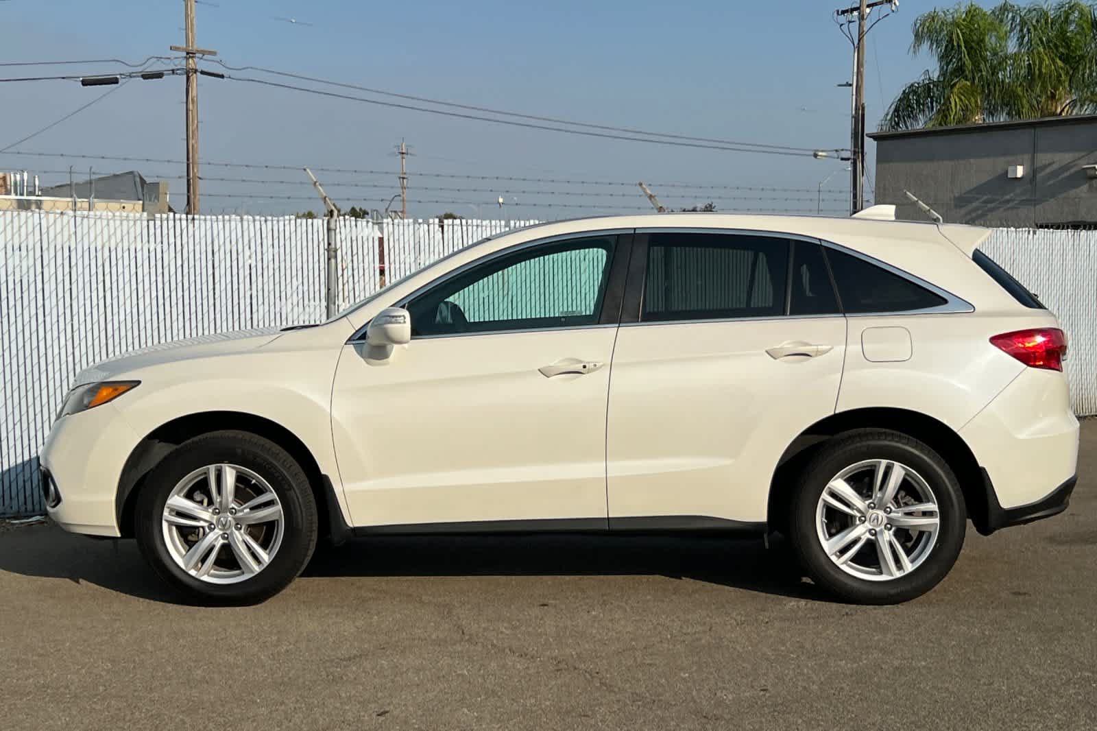 Used 2015 Acura RDX w/ Technology Package AWD/4WD image 2