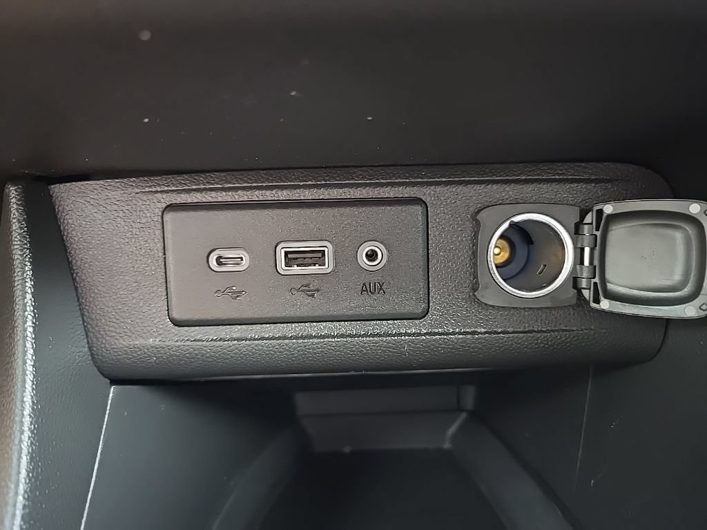Used 2021 Buick Encore GX Preferred w/ Cold Weather Comfort Package FWD image 24