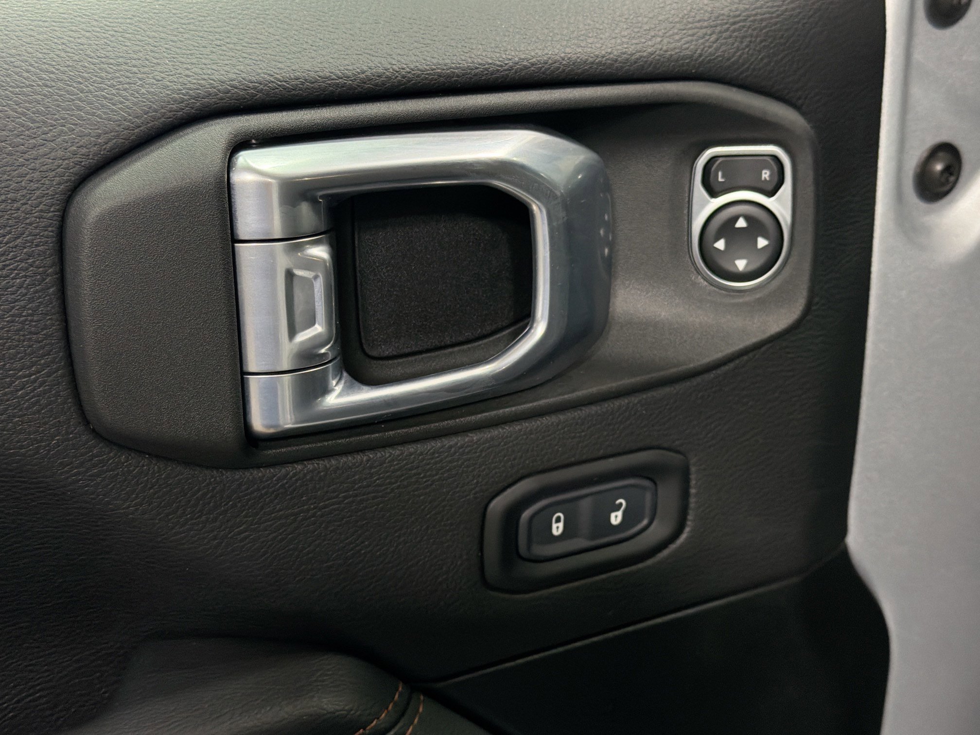 Used 2022 Jeep Wrangler Unlimited Rubicon w/ Trailer Tow Package image 22