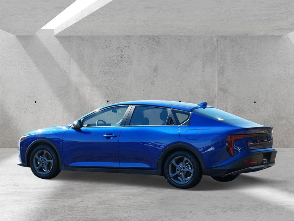 Used 2025 Kia K4 LXS image 4