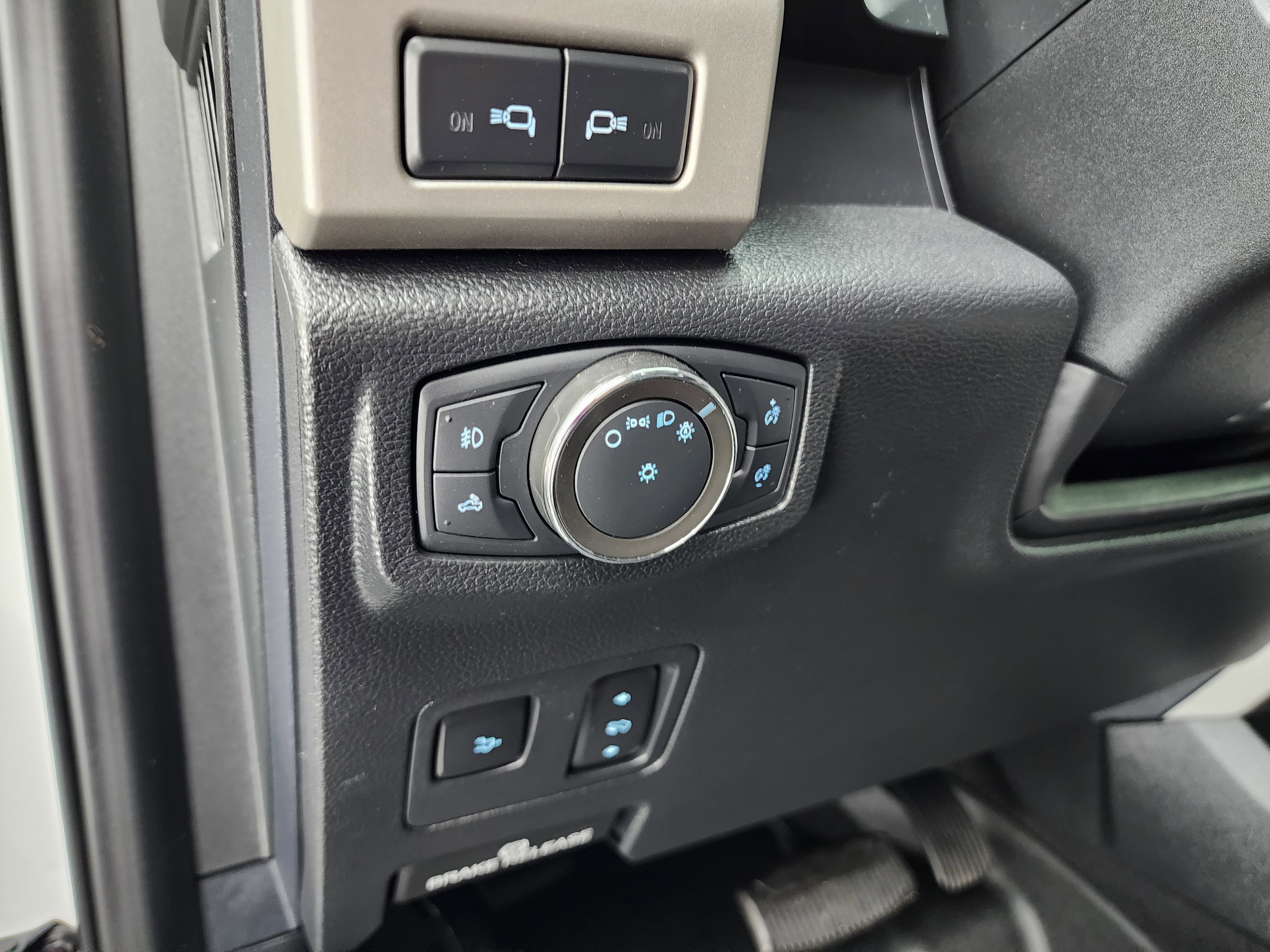 Used 2020 Ford F350 Lariat image 38