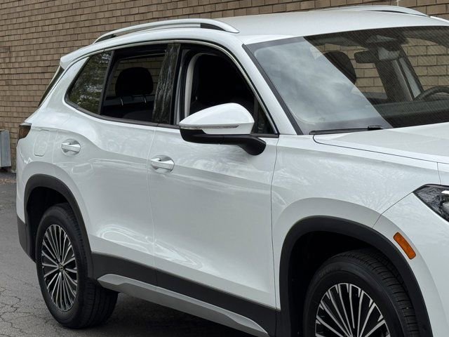 Used 2025 Volkswagen Tiguan S AWD/4WD image 4