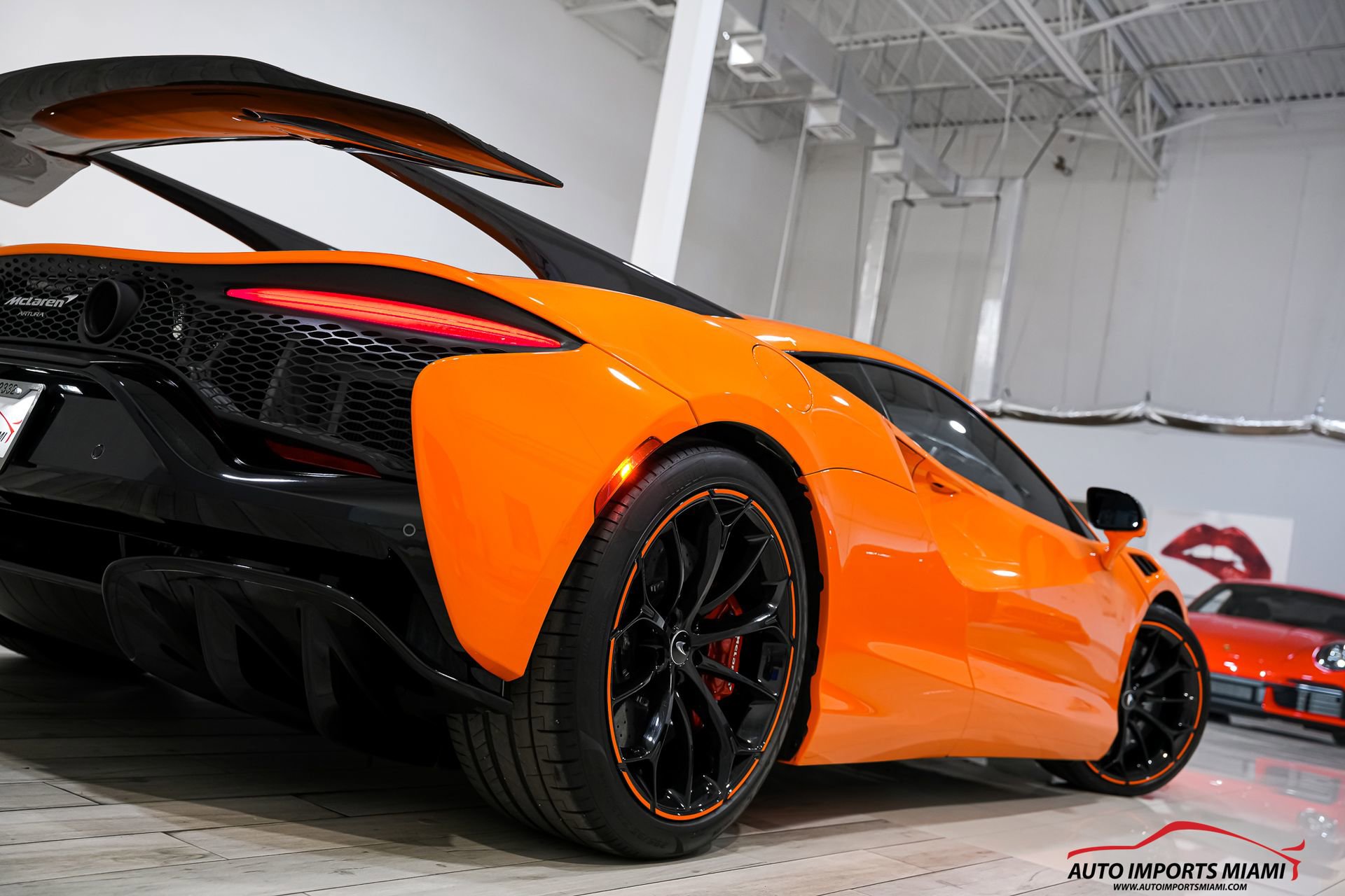 Used 2023 McLaren Artura image 39