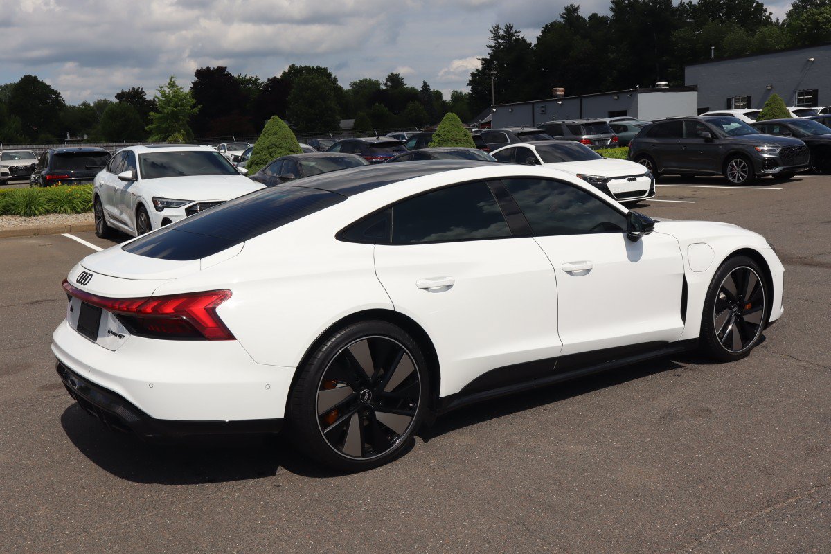 Used 2022 Audi RS e-tron GT w/ Carbon Performance Package AWD/4WD image 5