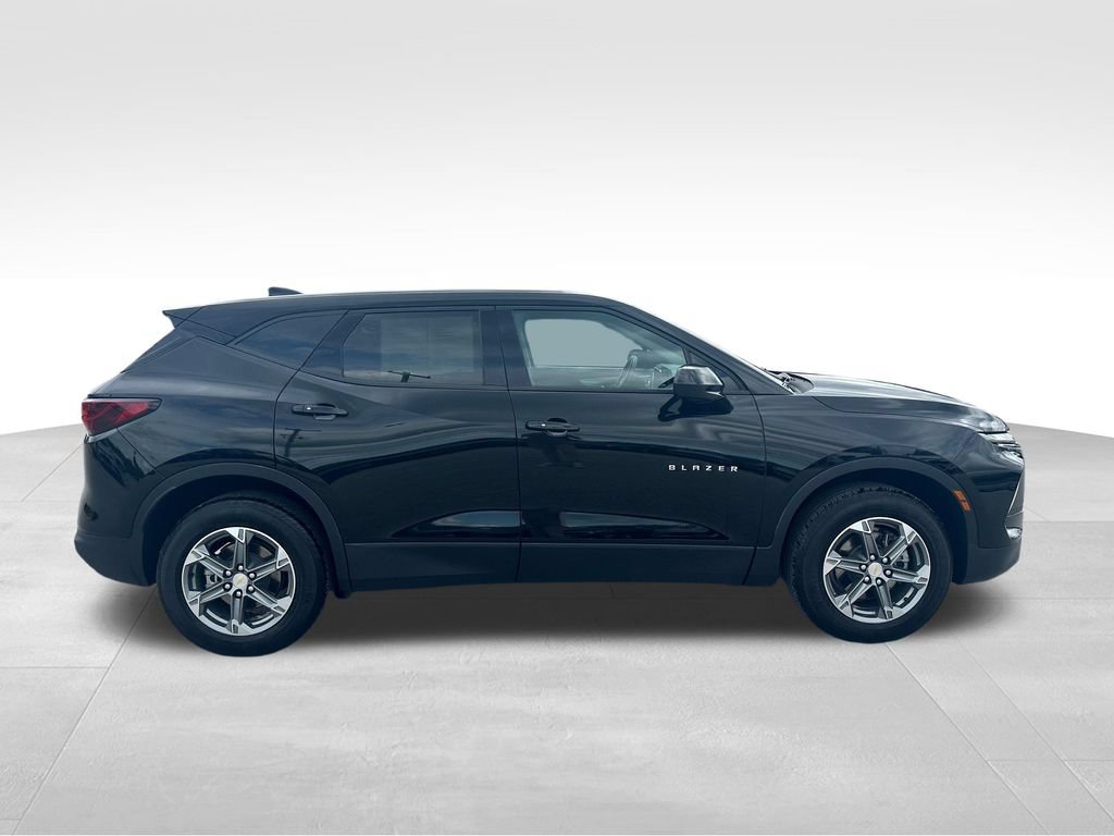 Used 2023 Chevrolet Blazer LT w/ Driver Confidence Package AWD/4WD image 5