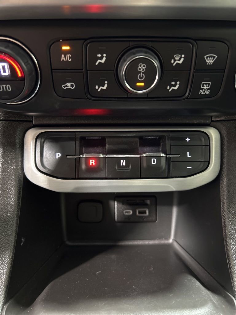 Used 2023 GMC Acadia SLT w/ Technology Package image 31