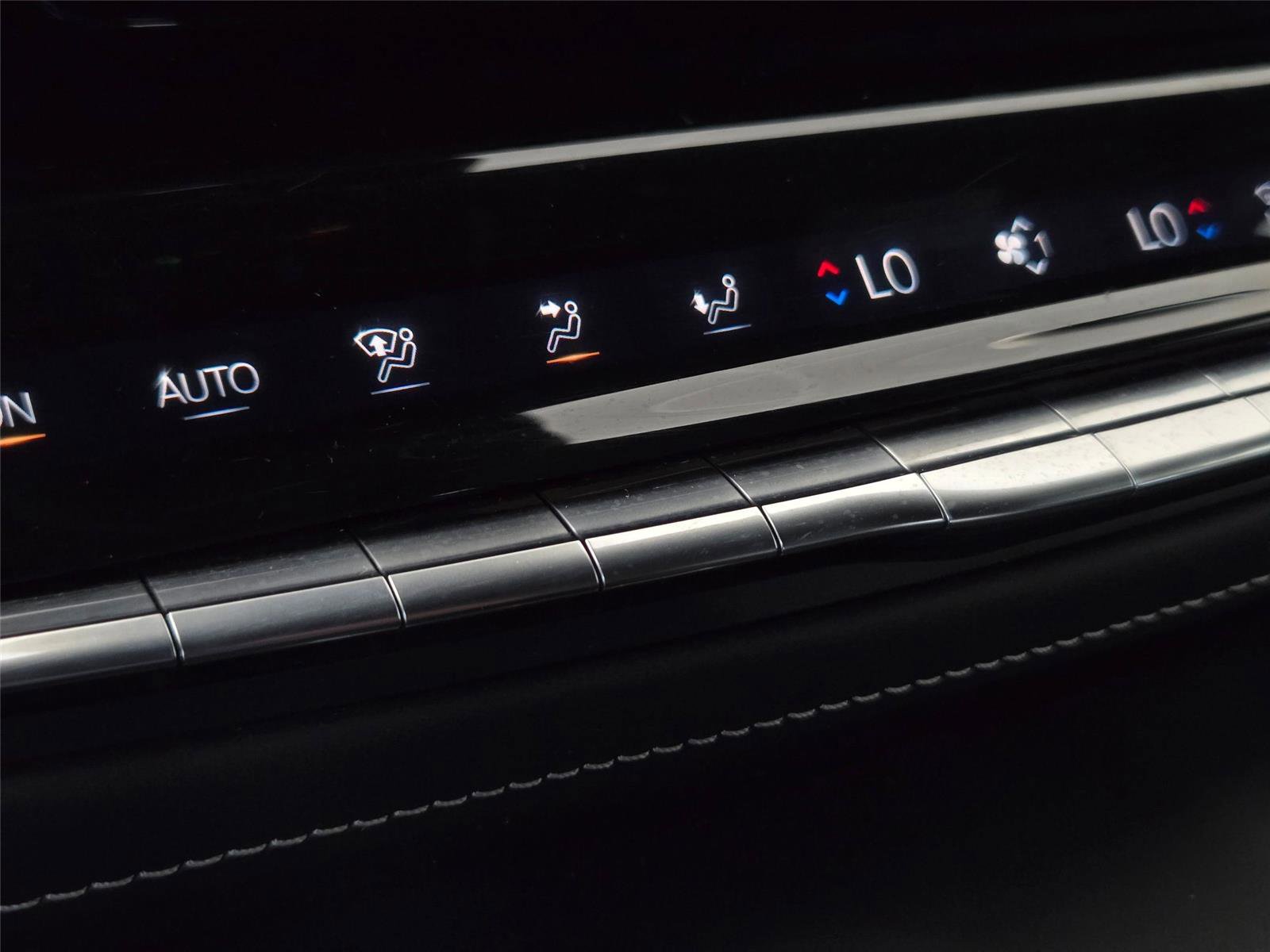 Certified 2024 Cadillac Escalade Sport Platinum w/ LPO, ONYX Package AWD/4WD image 22