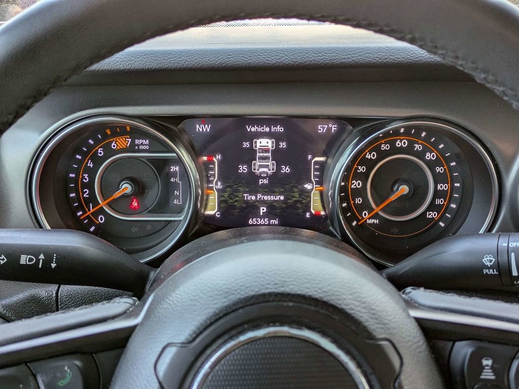 Used 2023 Jeep Wrangler Willys AWD/4WD image 28