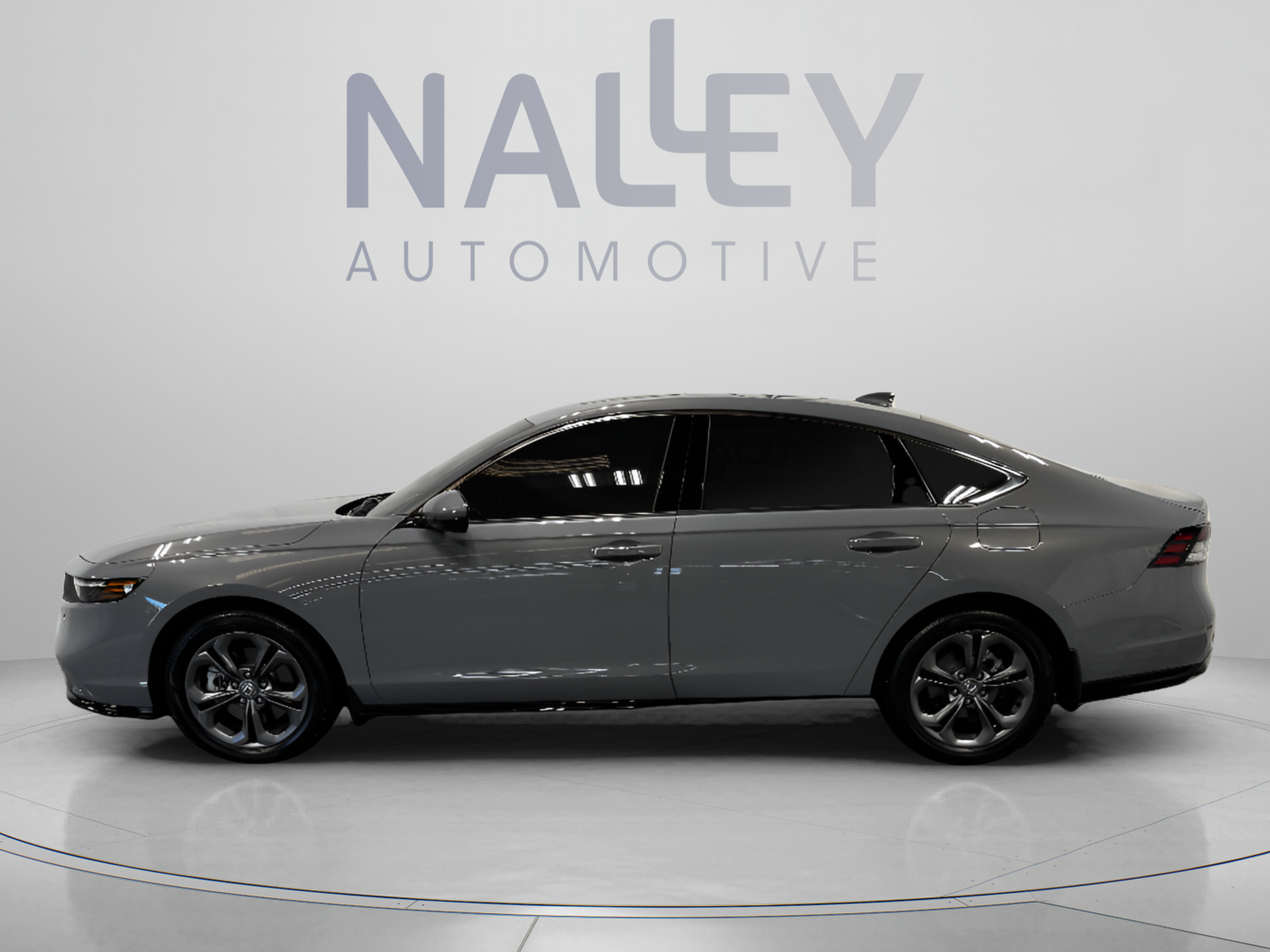 Used 2025 Honda Accord EX-L image 2