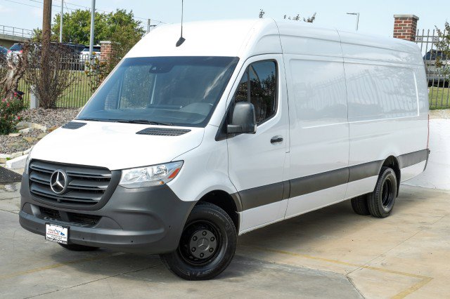Used 2021 Mercedes-Benz Sprinter 3500 image 4