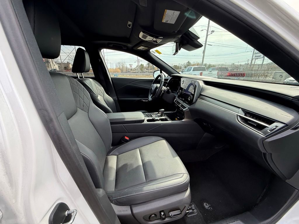 Used 2024 Lexus RX 350h w/ Cold Area Package image 11