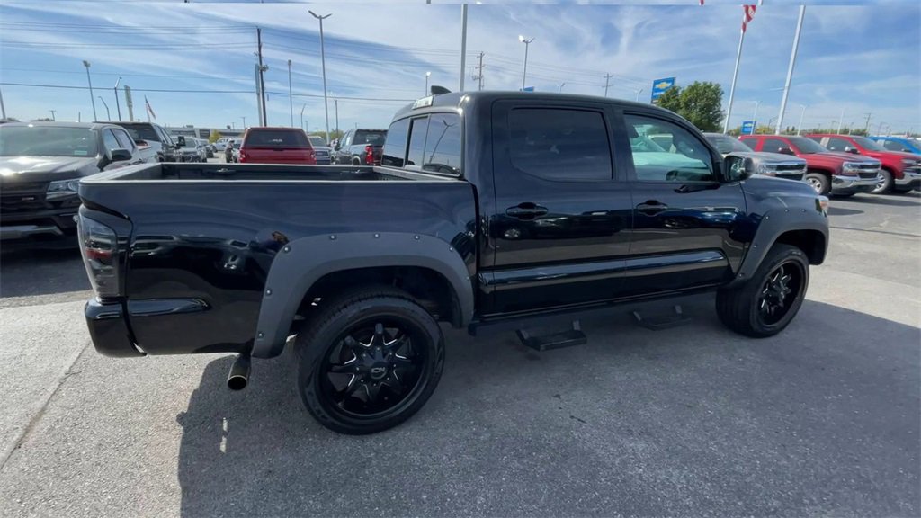 Used 2022 Toyota Tacoma SR image 2
