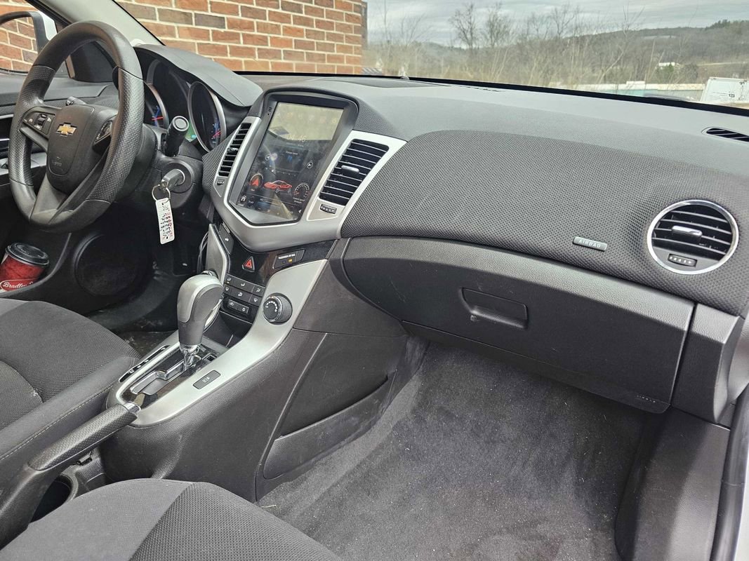 Used 2016 Chevrolet Cruze LT image 19