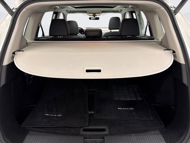 Used 2023 Nissan Rogue SL w/ SL Premium Package image 21