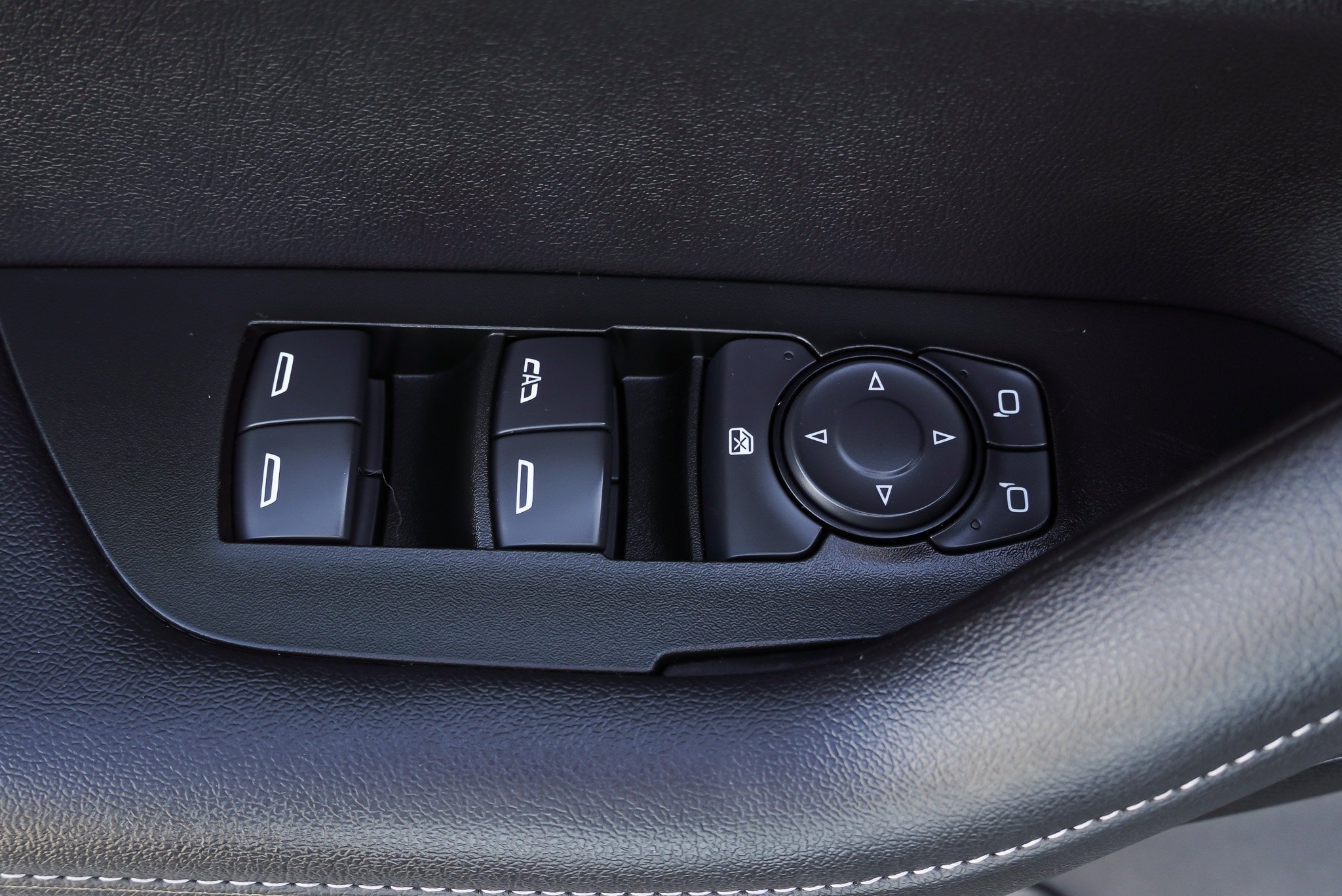 Used 2023 Chevrolet Blazer LT FWD image 21