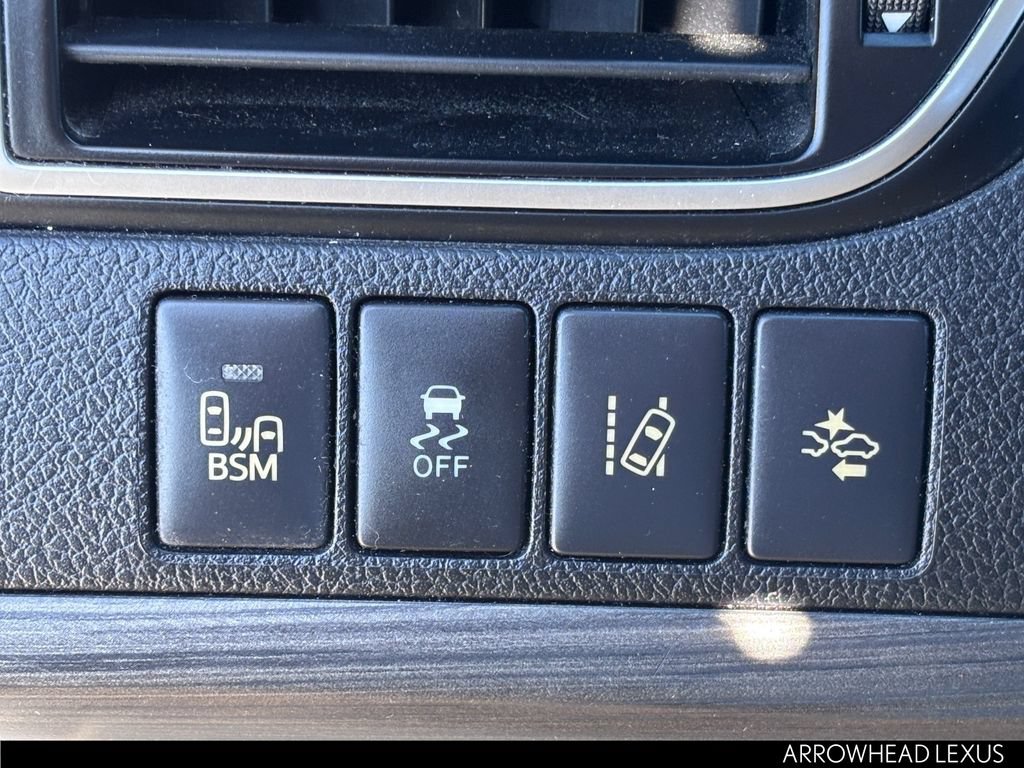 Used 2015 Toyota Camry XLE w/ Moonroof Package FWD image 20