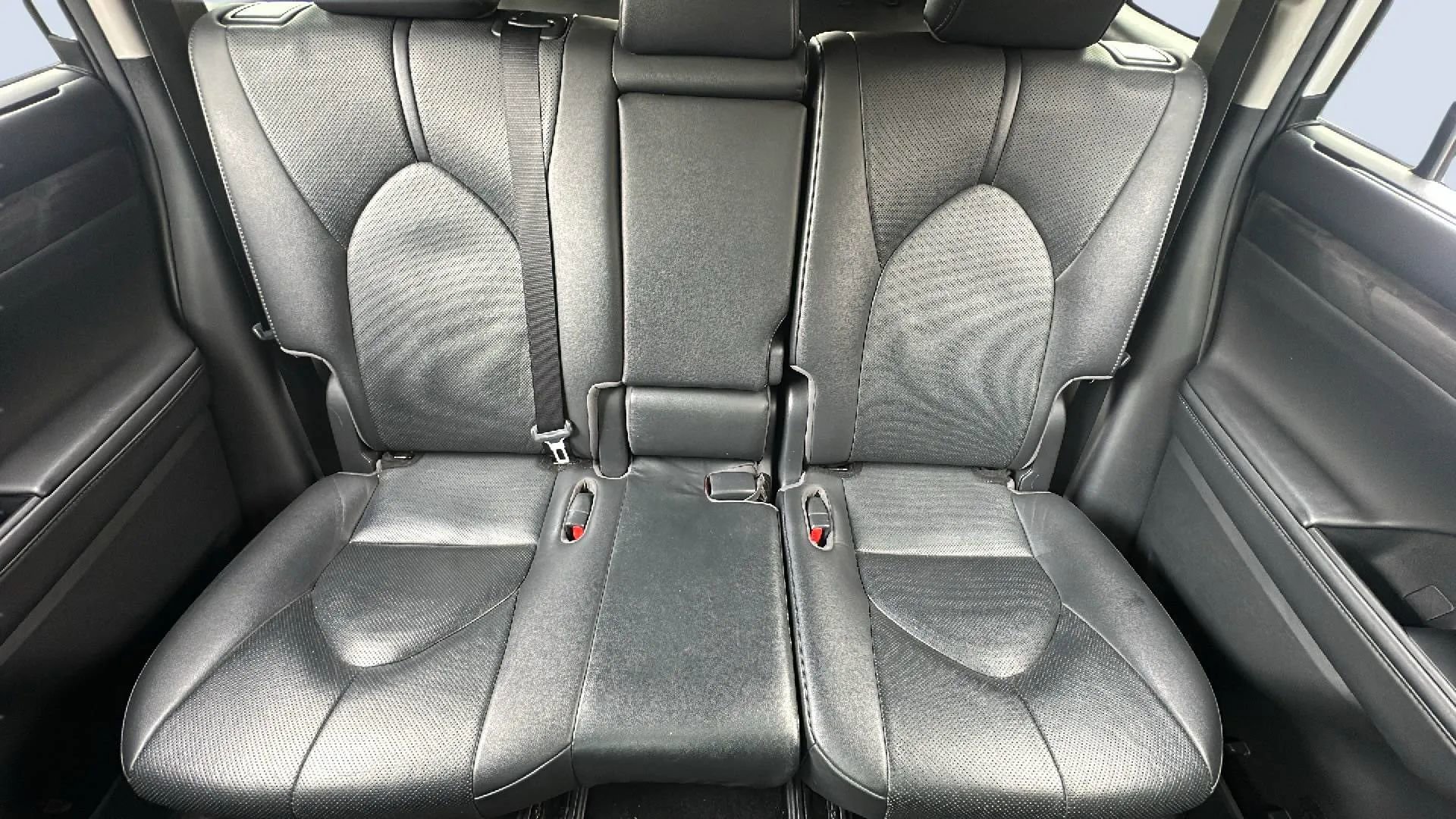 Used 2021 Toyota Highlander Limited image 15