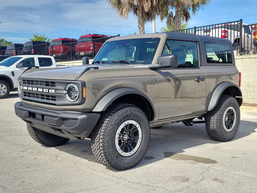 New 2026 Ford Bronco 2-Door w/ Sasquatch Package AWD/4WD image 2
