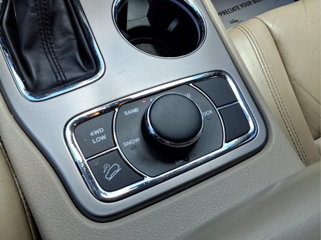 Used 2021 Jeep Grand Cherokee Limited AWD/4WD image 25