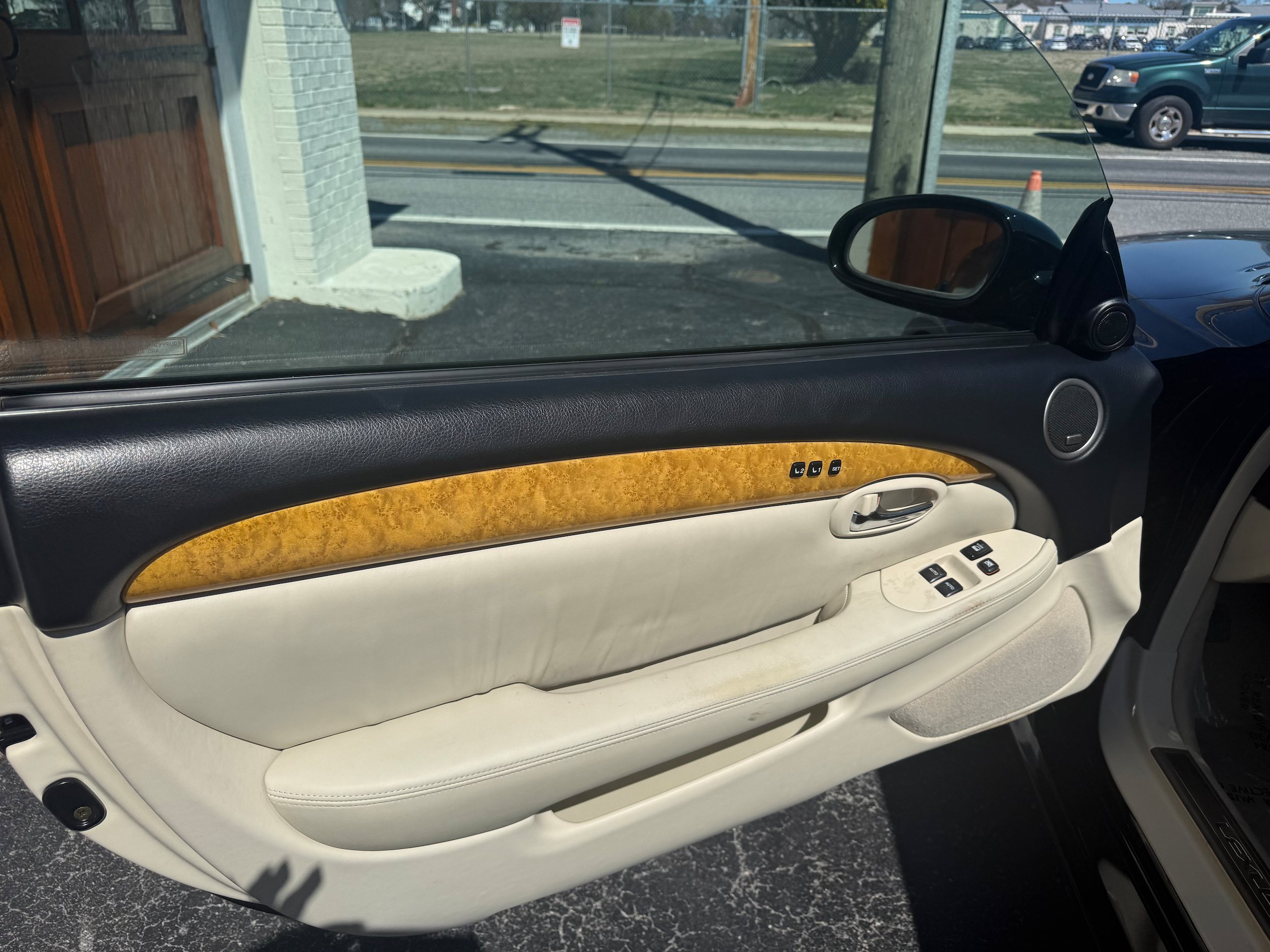Used 2005 Lexus SC 430 Convertible RWD image 7