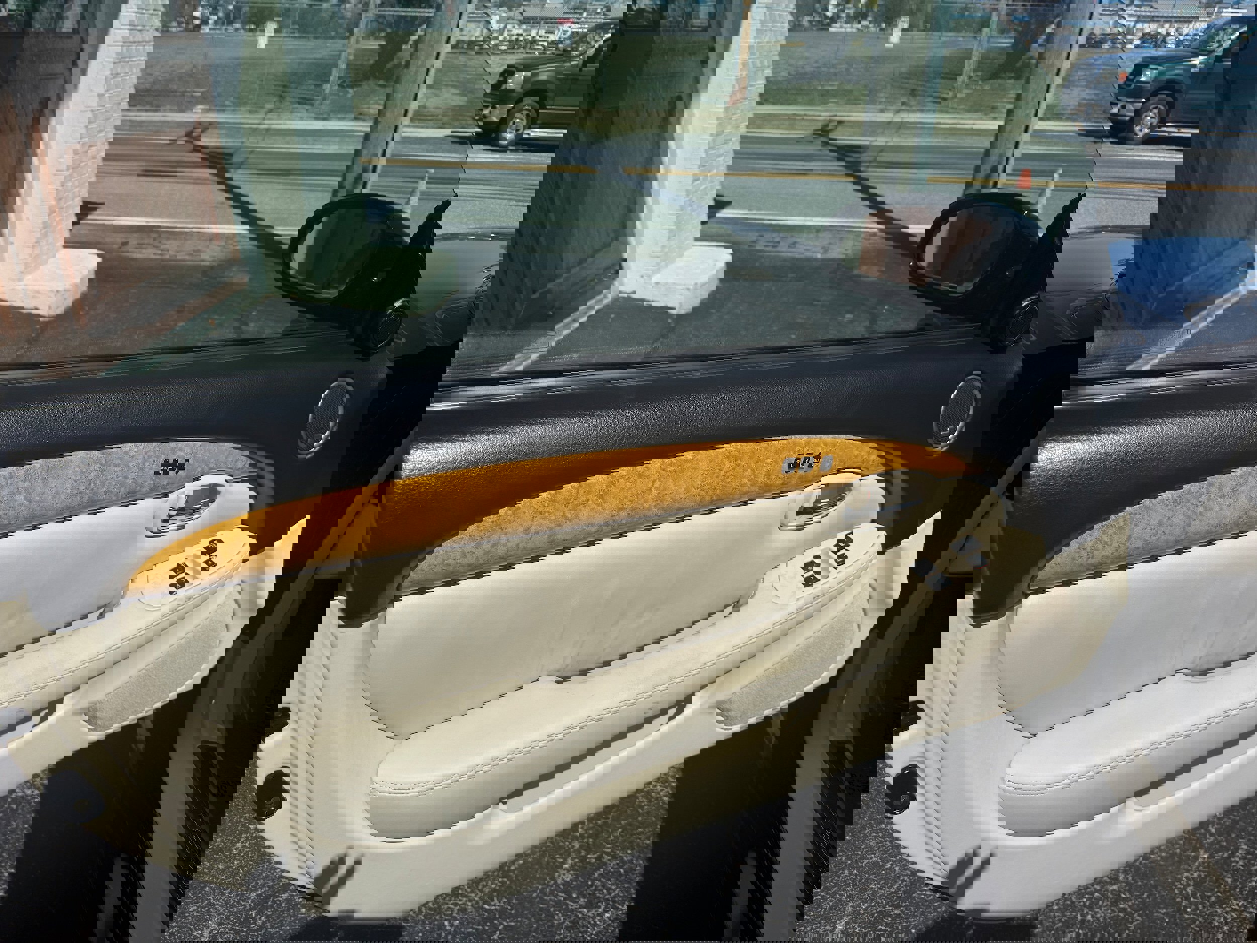 Used 2005 Lexus SC 430 Convertible image 7