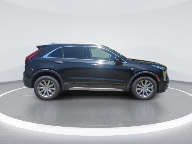Used 2022 Cadillac XT4 Premium Luxury w/ Safety Alert Package AWD/4WD image 9