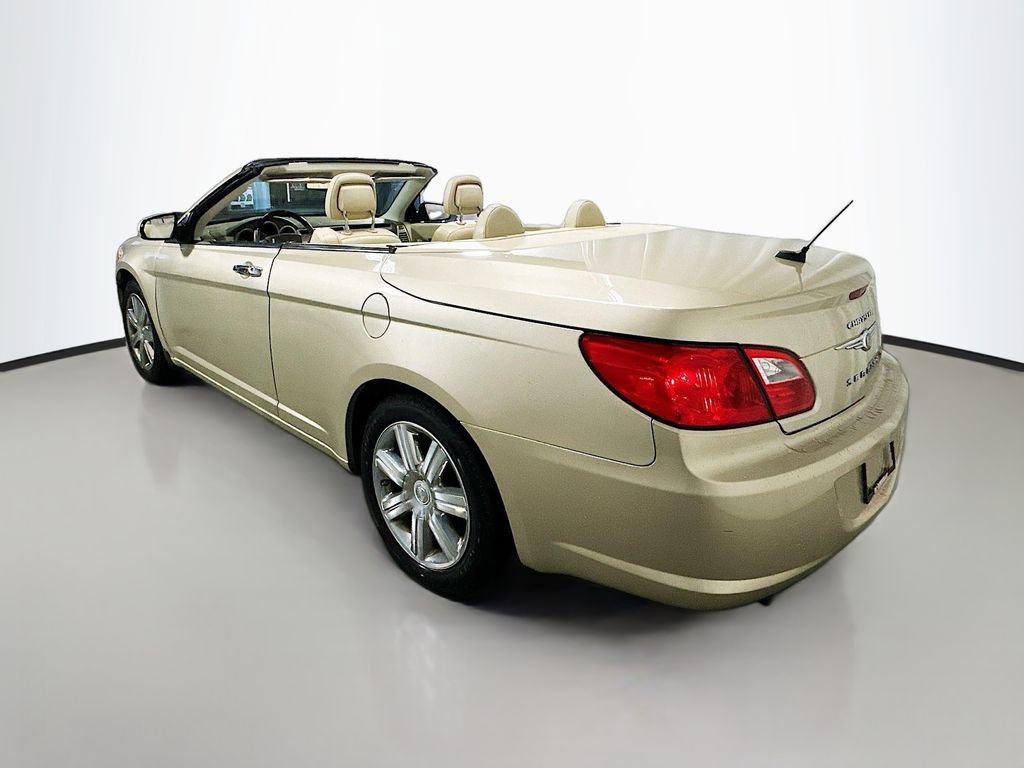 Used 2010 Chrysler Sebring Limited image 38