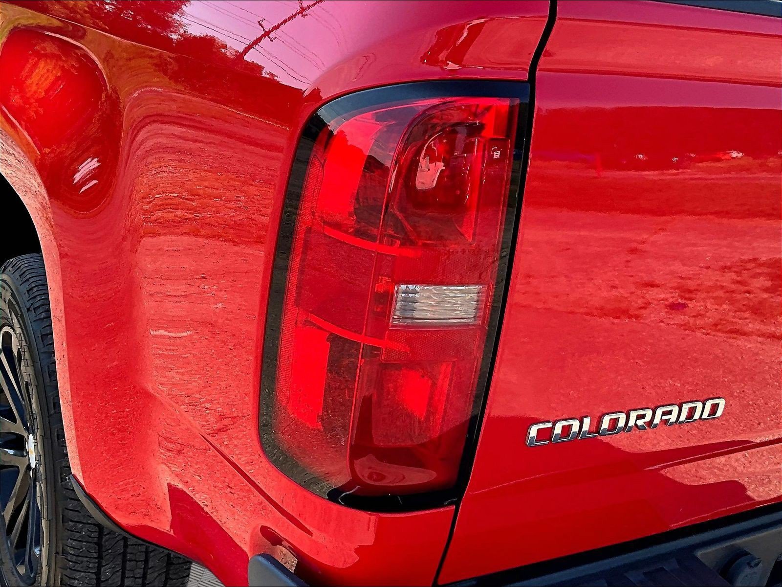 Used 2015 Chevrolet Colorado LT w/ Luxury Package RWD image 23