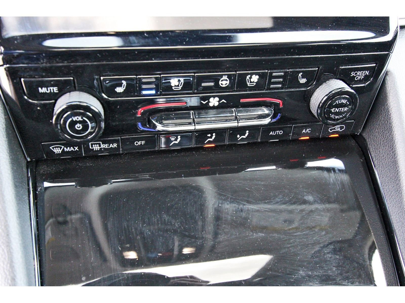 Used 2023 Jeep Grand Cherokee L Limited w/ Luxury Tech Group II image 26