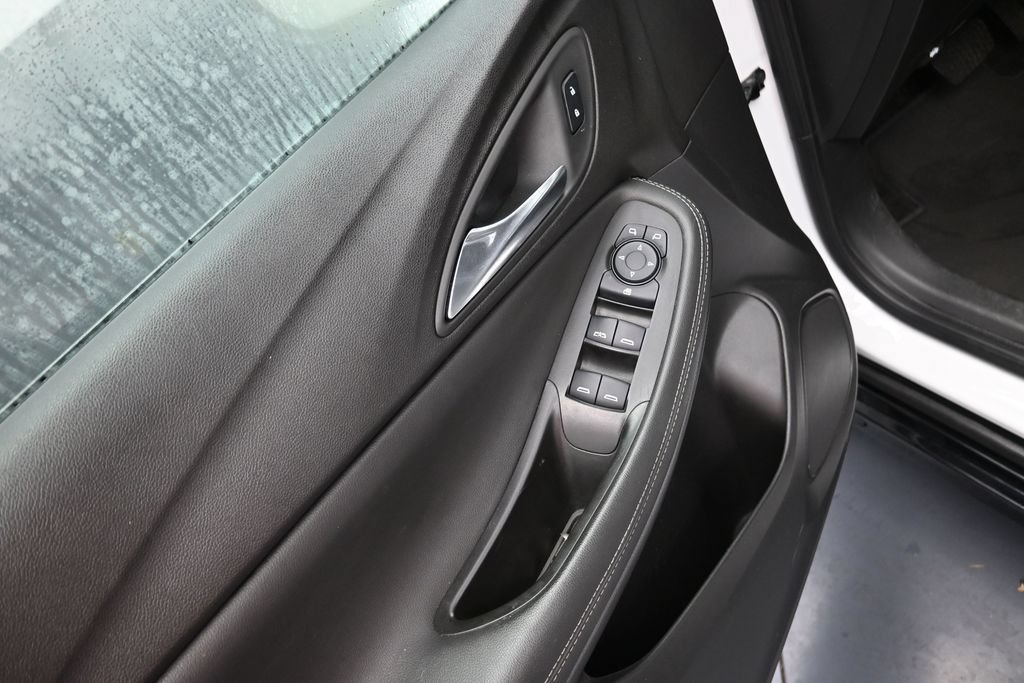 Used 2024 Buick Encore GX Sport Touring FWD image 6
