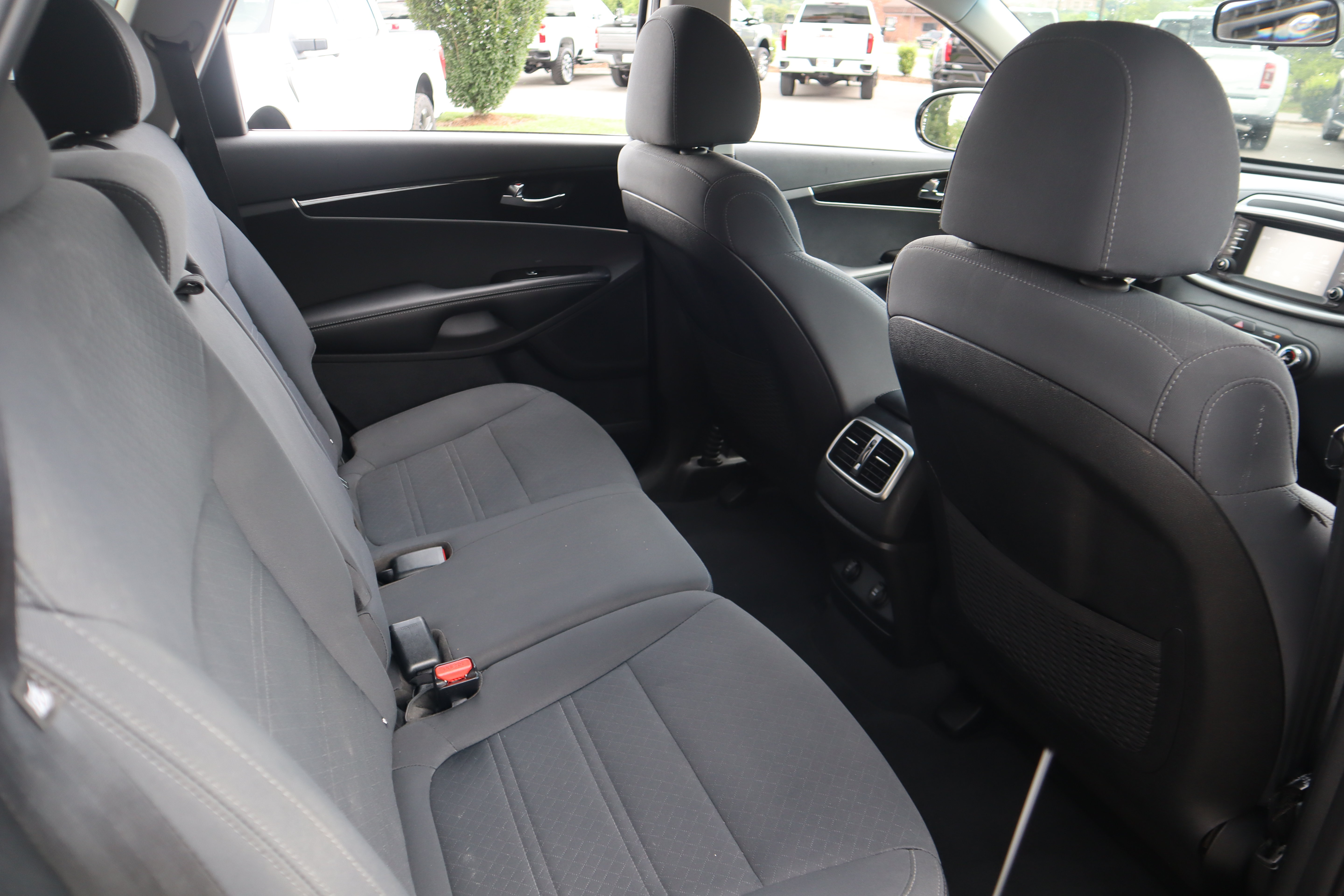 Used 2019 Kia Sorento AWD V6 image 27