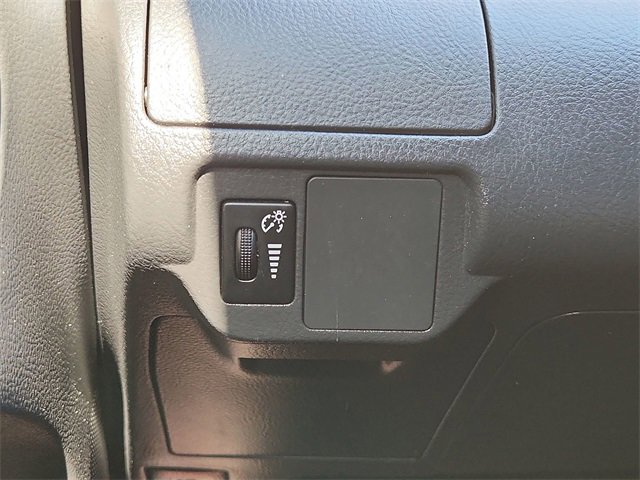 Used 2012 Toyota Yaris Sedan image 15