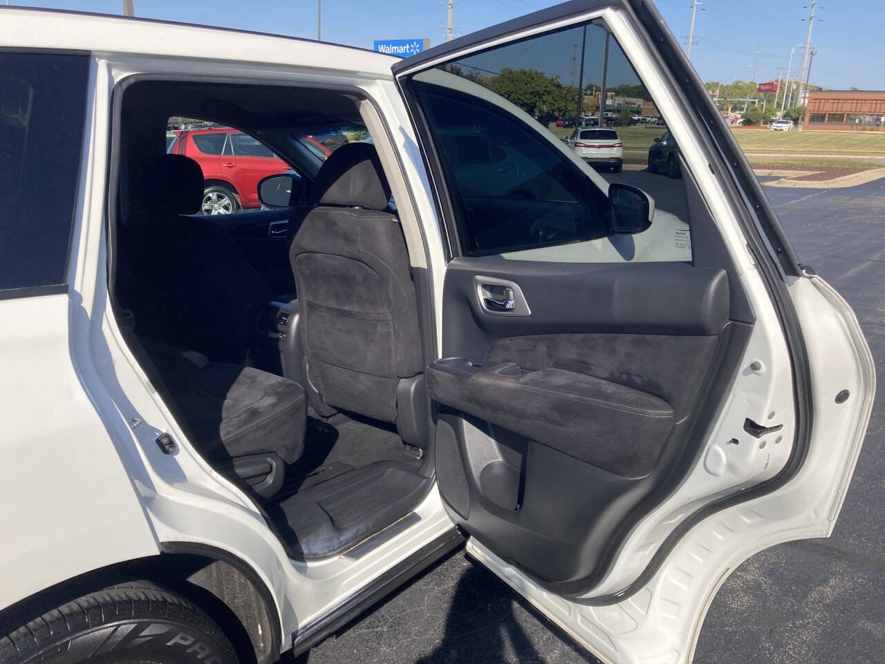 Used 2014 Nissan Pathfinder S image 22