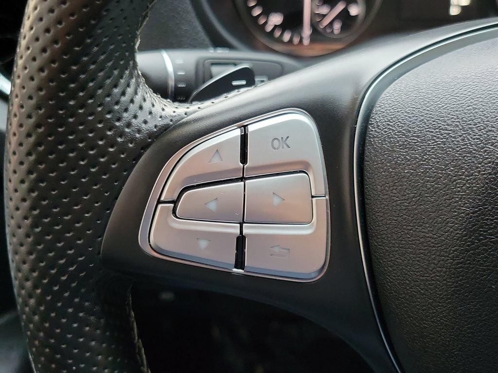 Used 2023 Mercedes-Benz Metris Passenger image 21