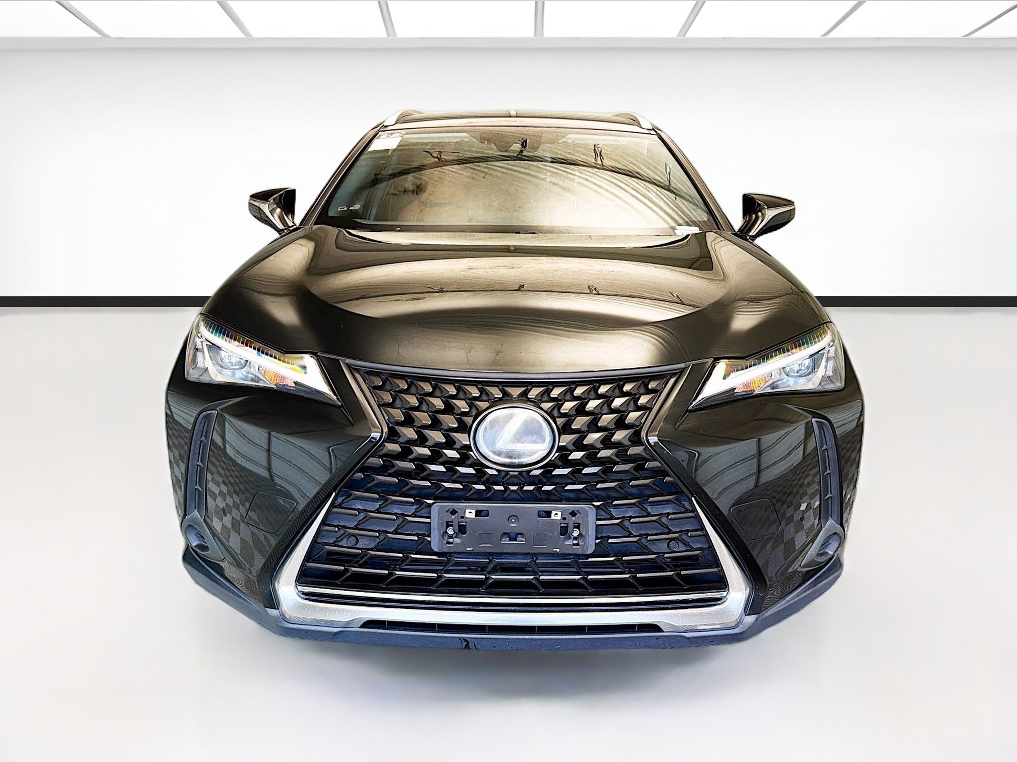 Used 2021 Lexus UX 200 w/ Accessory Package (Z1) FWD image 2