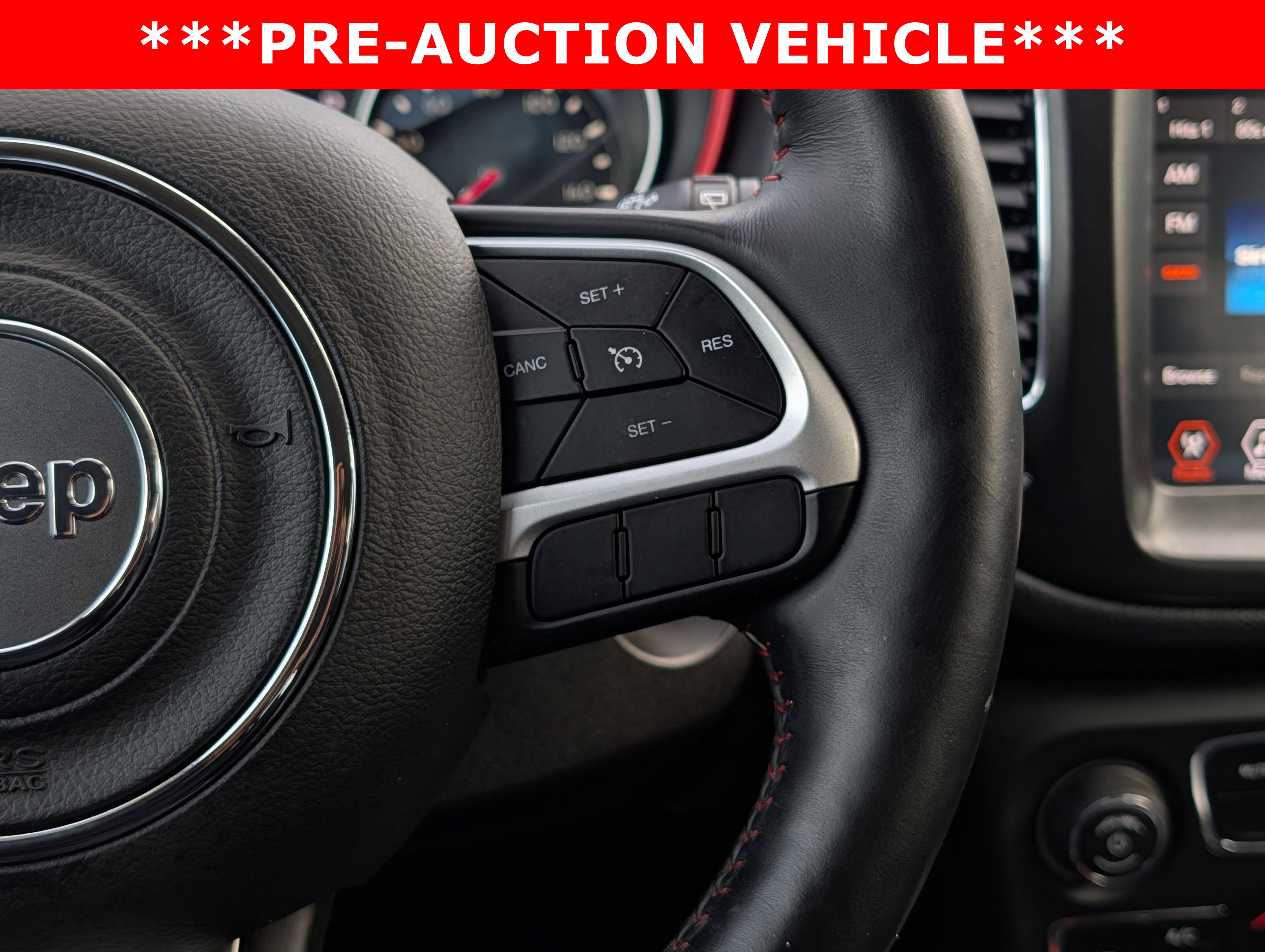 Used 2018 Jeep Compass Trailhawk w/ Leather Interior Group AWD/4WD image 26