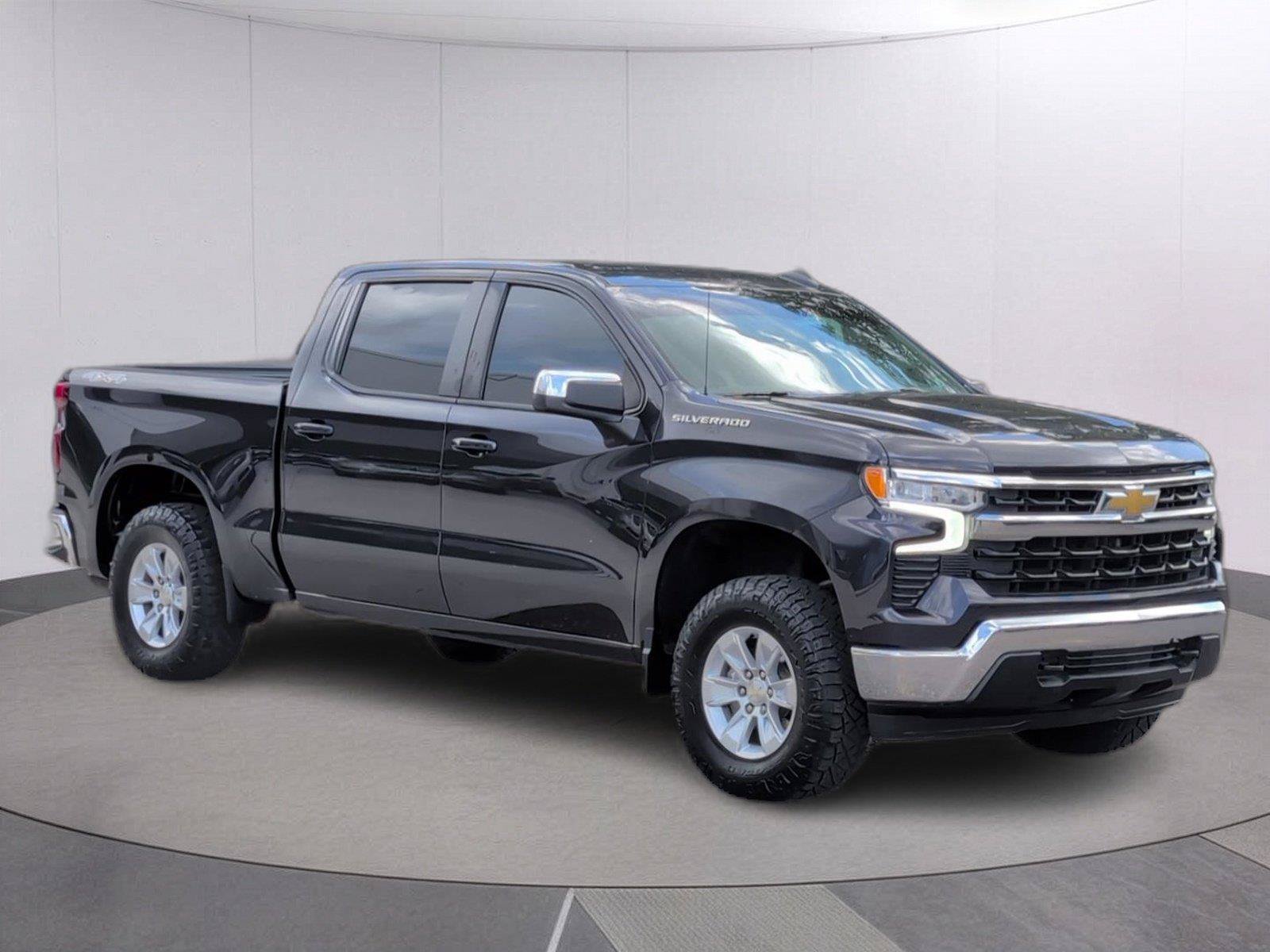 Used 2023 Chevrolet Silverado 1500 LT AWD/4WD image 8