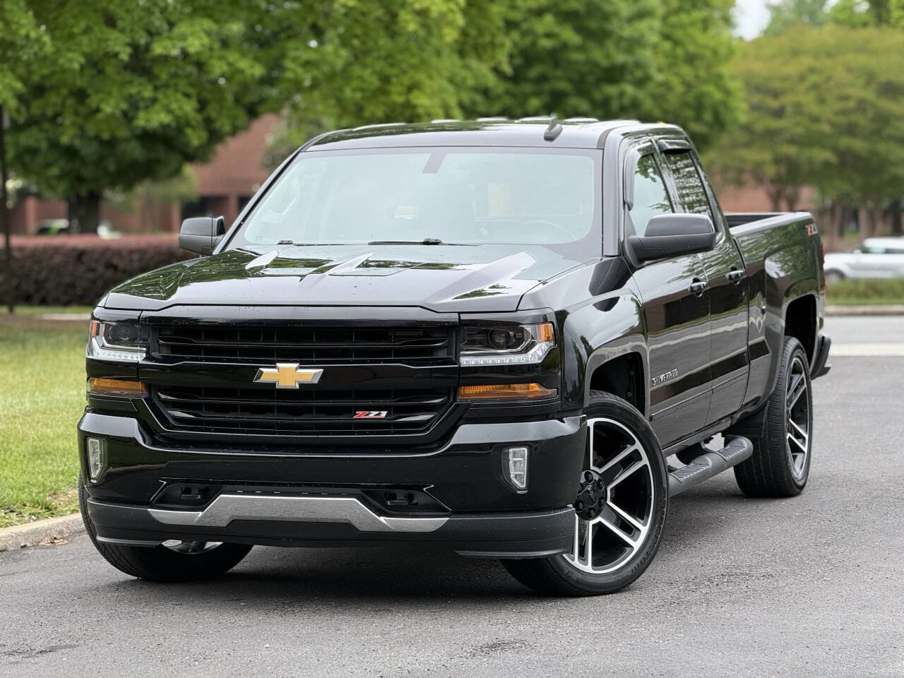 Used 2019 Chevrolet Silverado 1500 LT w/ LPO, Black Pack AWD/4WD image 1