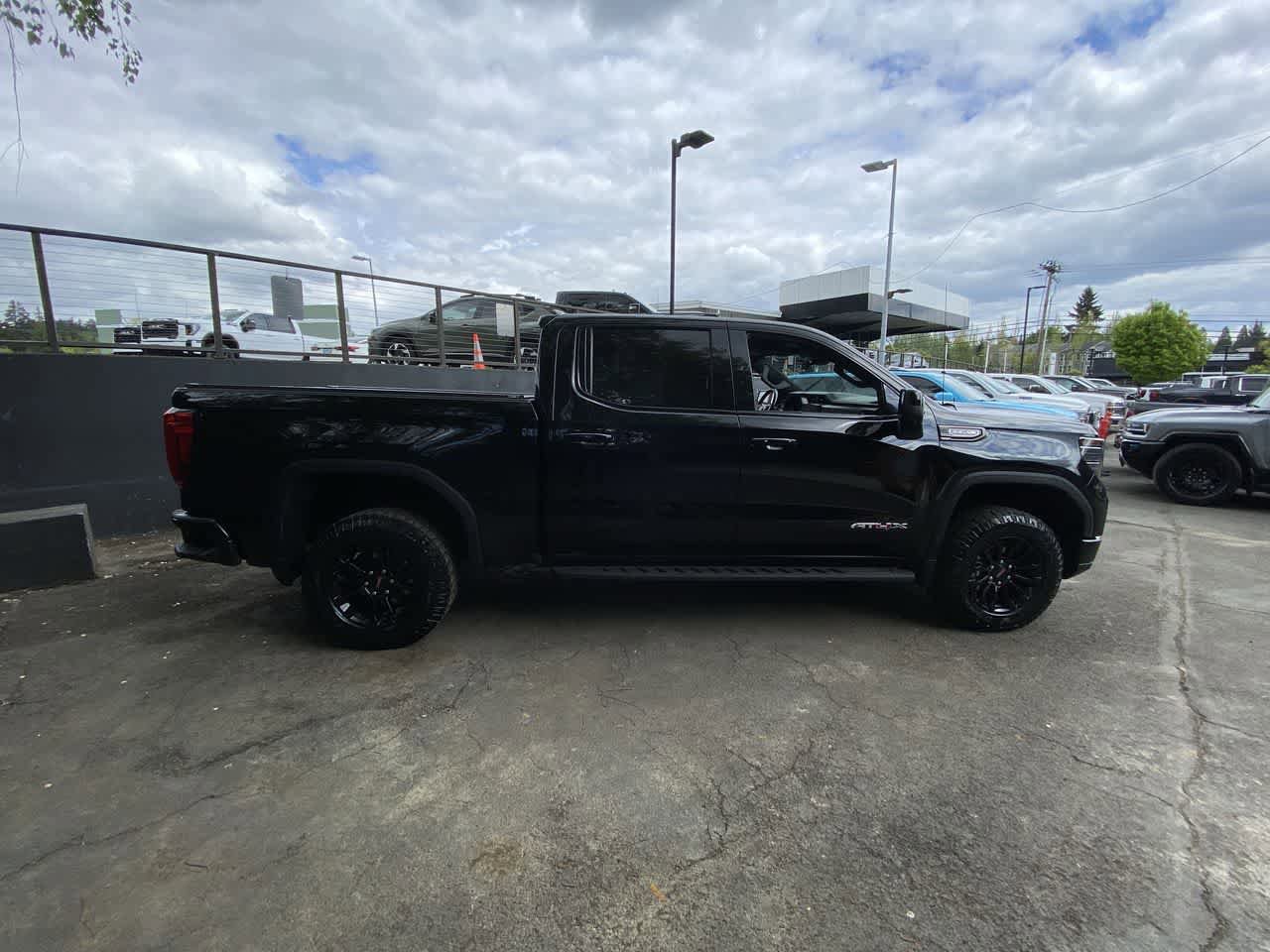 Used 2022 GMC Sierra 1500 AT4X AWD/4WD image 7