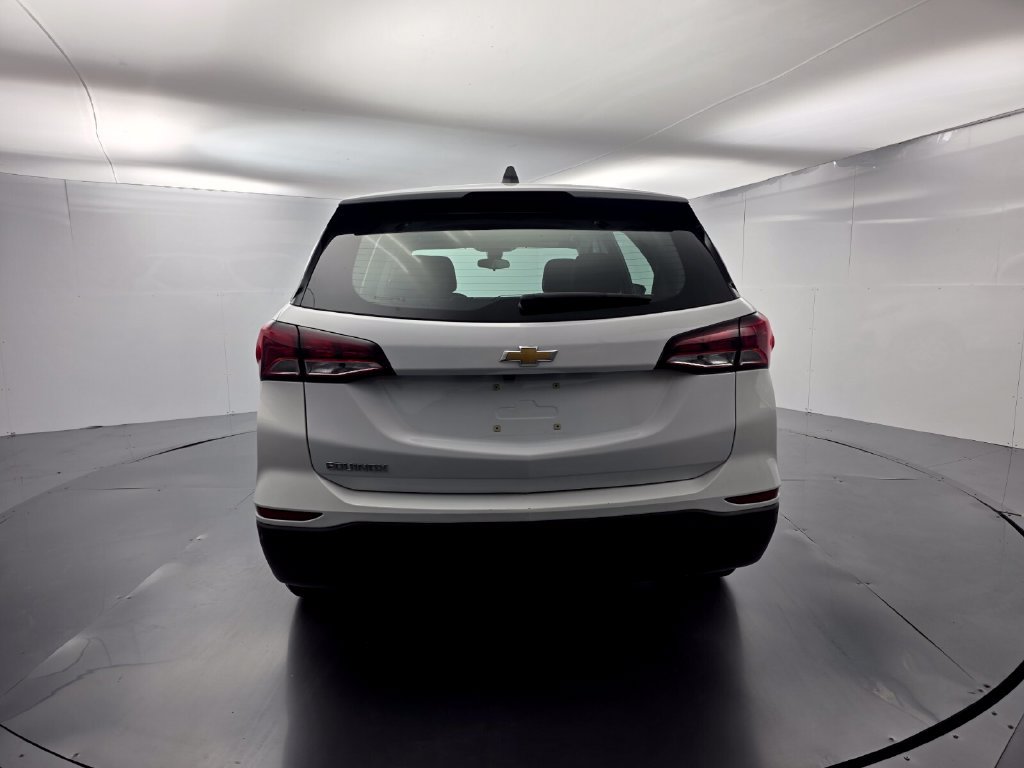Used 2023 Chevrolet Equinox LS w/ Driver Confidence II Package FWD image 5