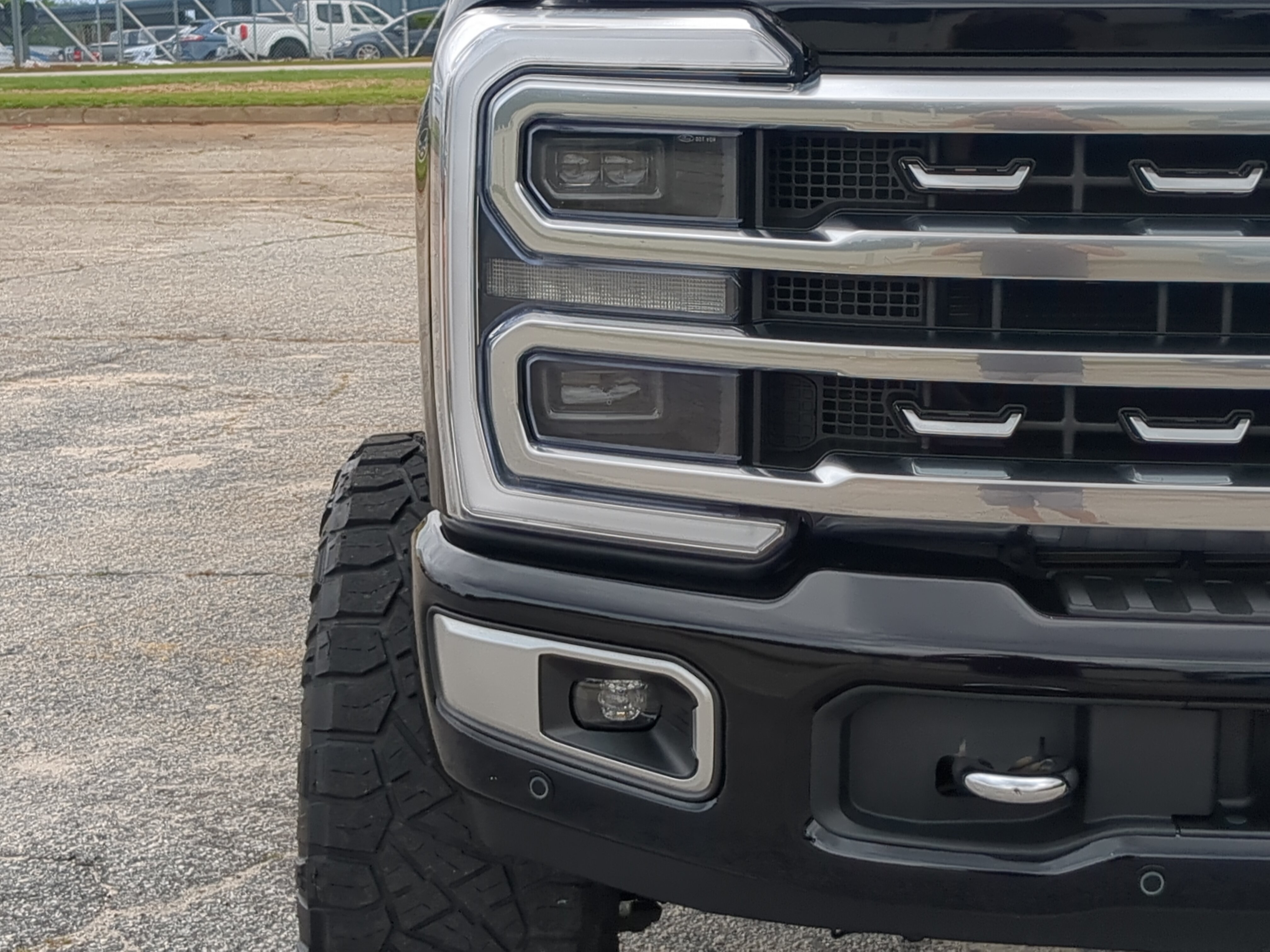Used 2024 Ford F350 Platinum w/ Tremor Off-Road Package AWD/4WD image 8